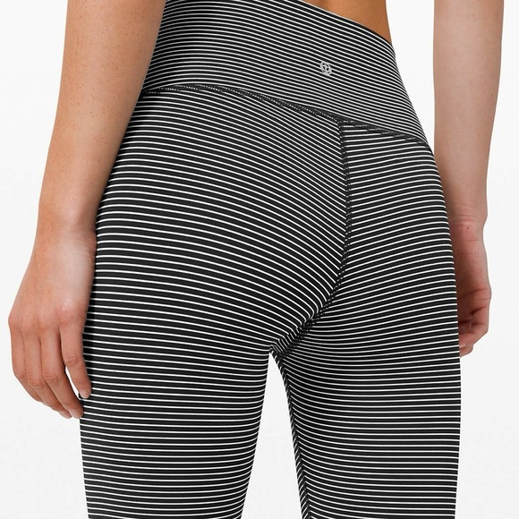 lululemon athletica Pants - Lululemon Athletica Like New Wunder Under HR. Cropped Striped Leggings Size 8